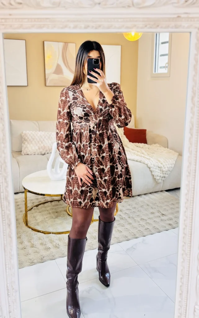 melby-robe-chocolat-fleuri