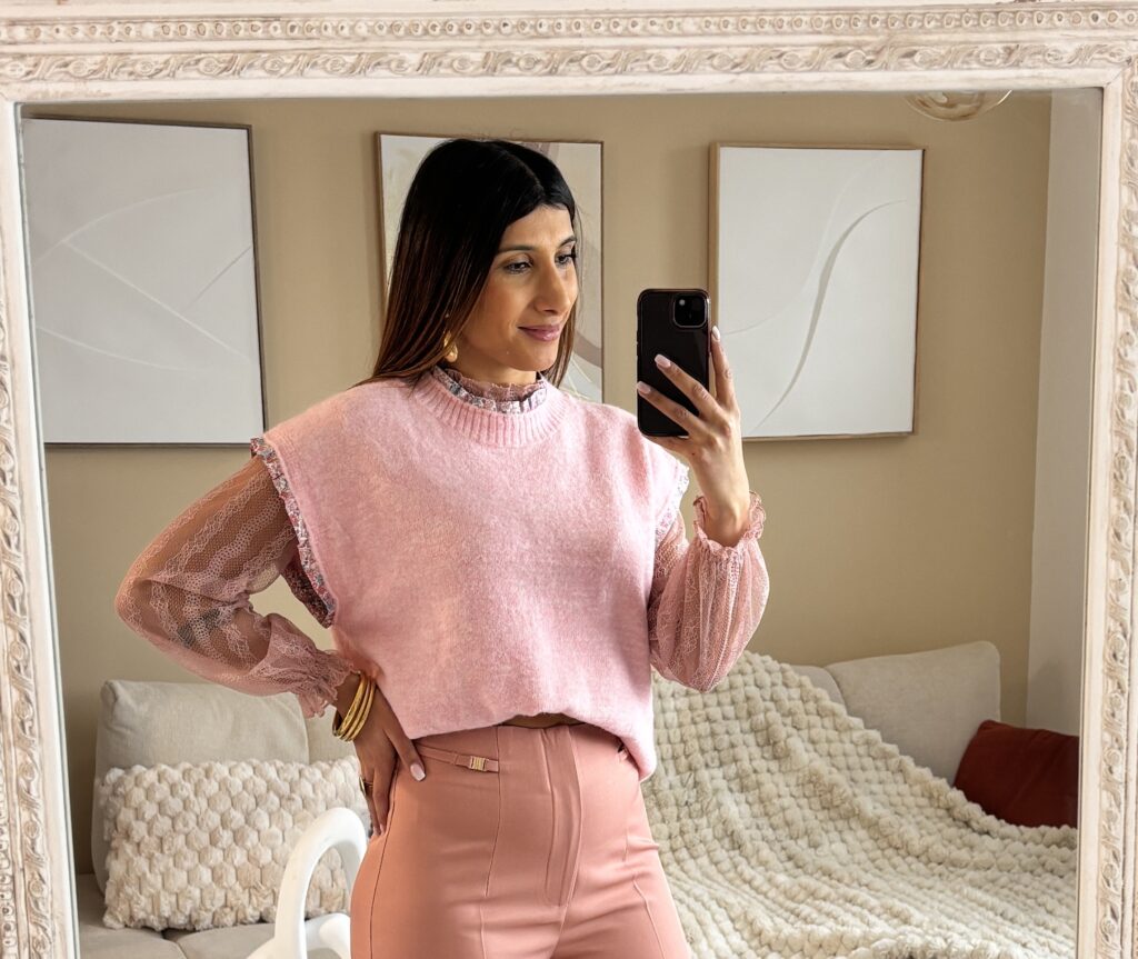 Top rose en dentelle transparent à manches longues - MELBY