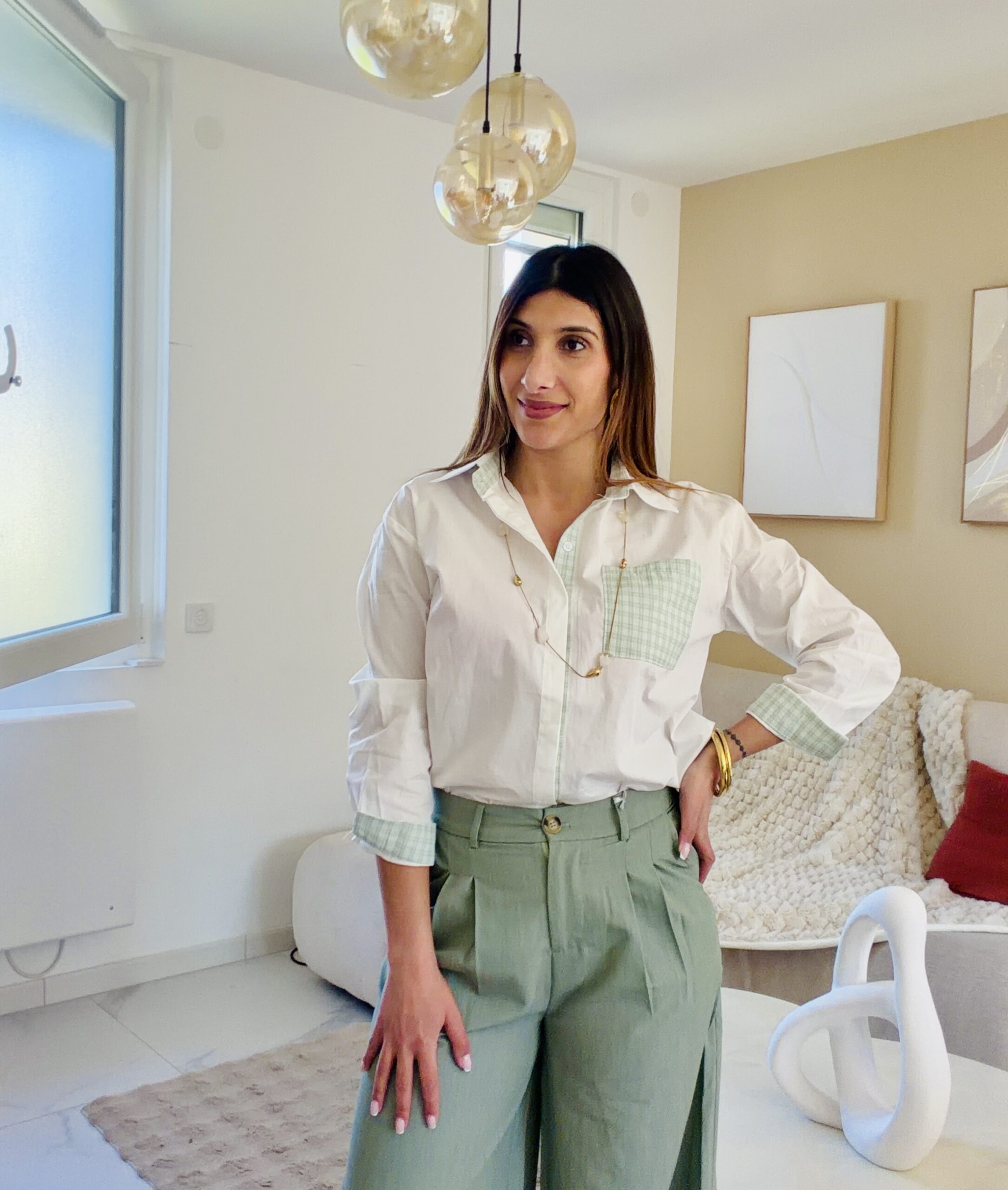 Chemise en coton poche et détails manches vert d'eau – Image 3