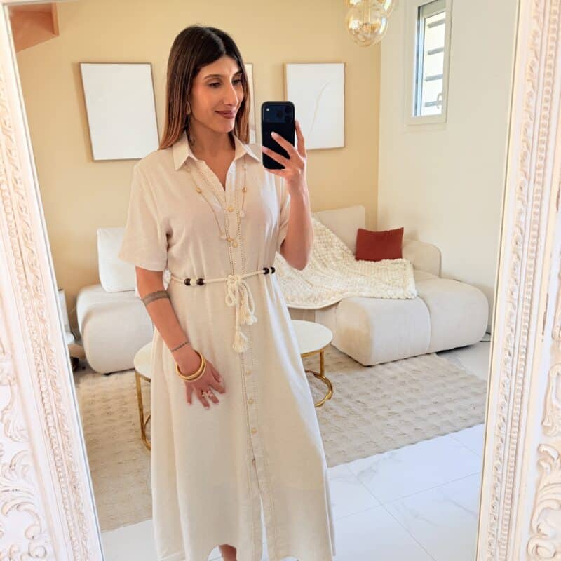 MELBY - Longue robe biege en lin avec ceinture perle