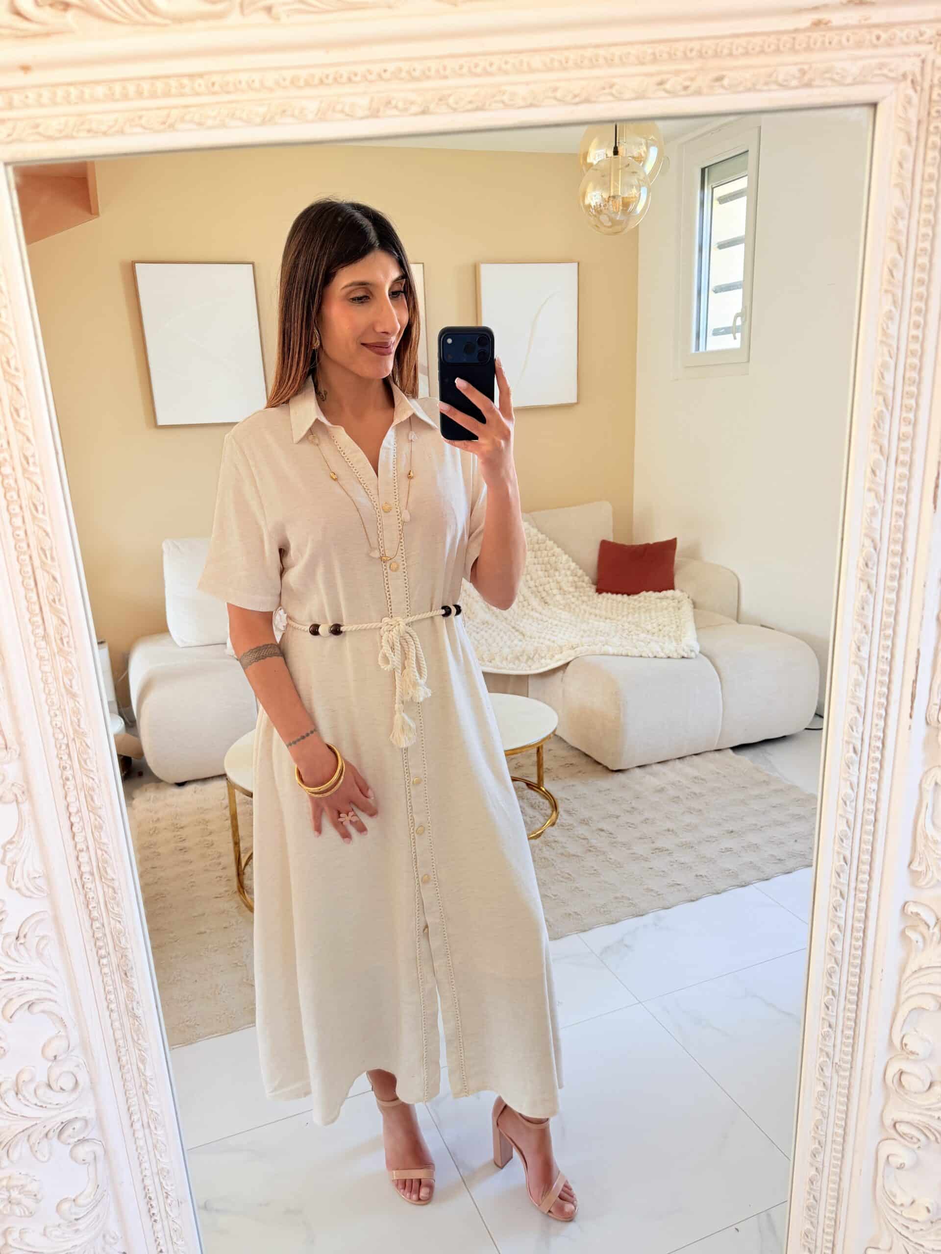 MELBY - Longue robe biege en lin avec ceinture perle