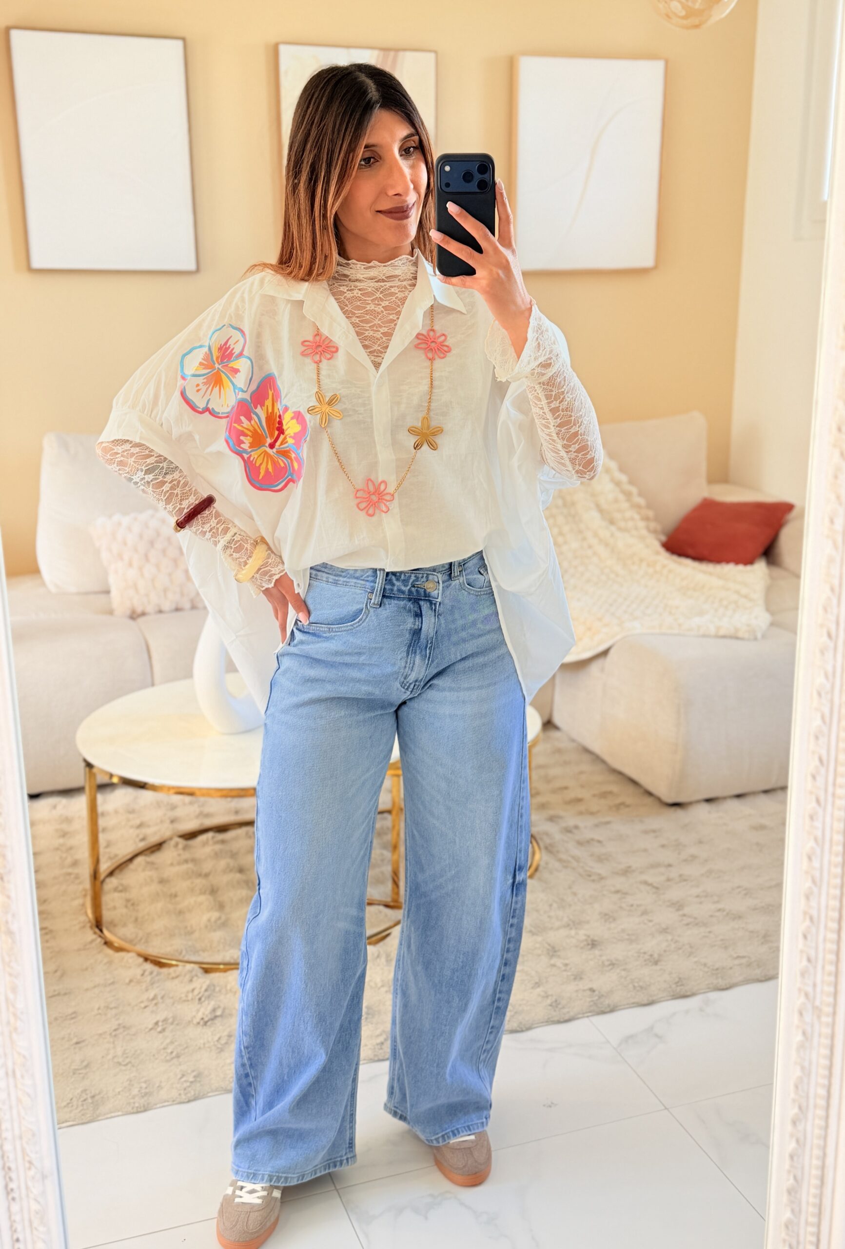 Blouse blanche DOLCE FLORA à manches courtes en coton – Image 3