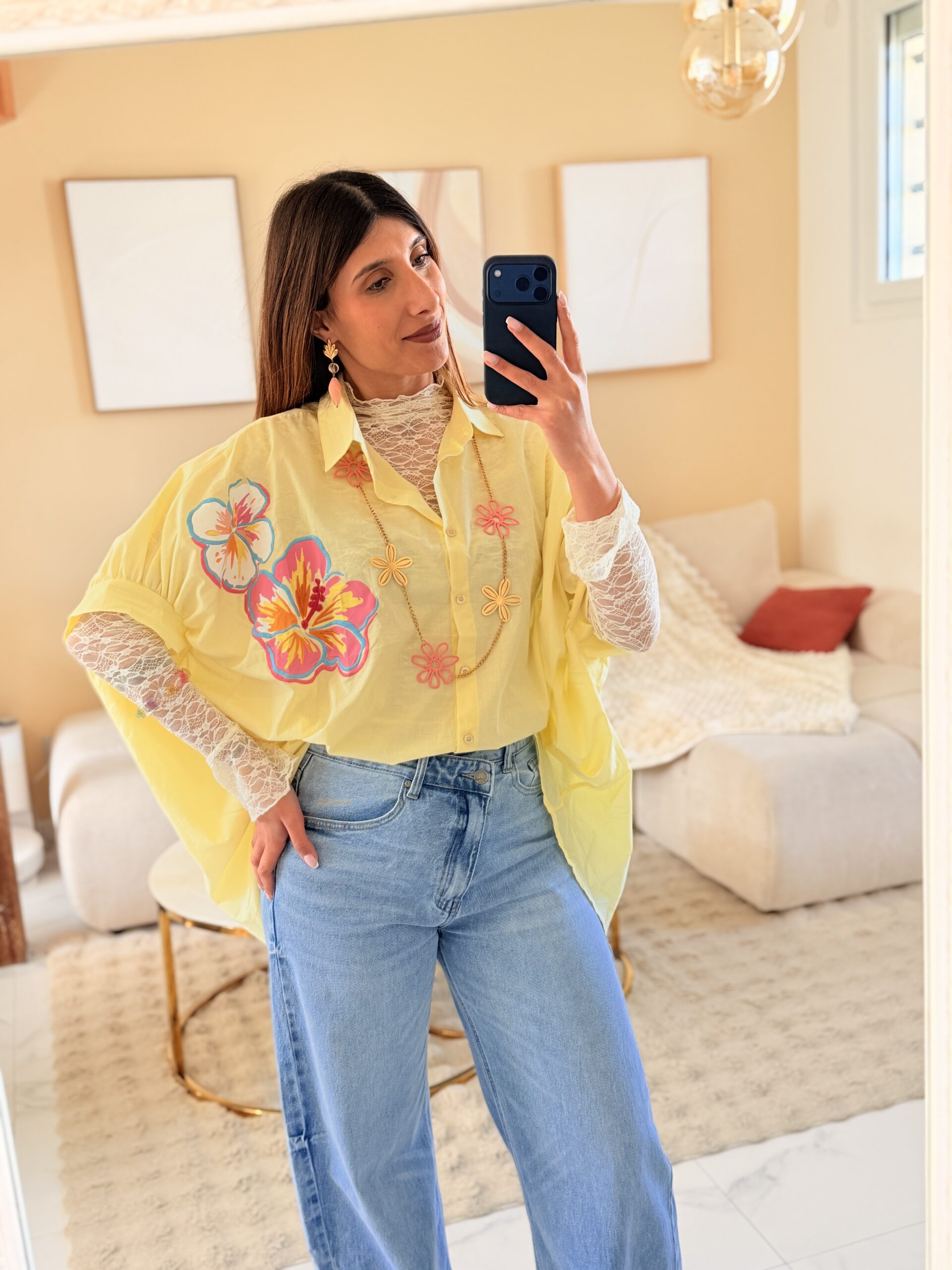 Sublime blouse DOLCE FLORA couleur jaune avec motifs fleurs – Image 3