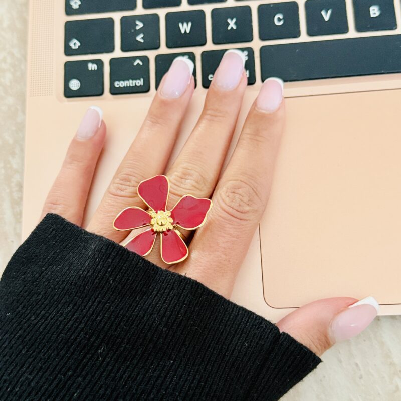 IMG_2058 MELBY - Bague en forme de fleur rouge foncé avec anneau doré